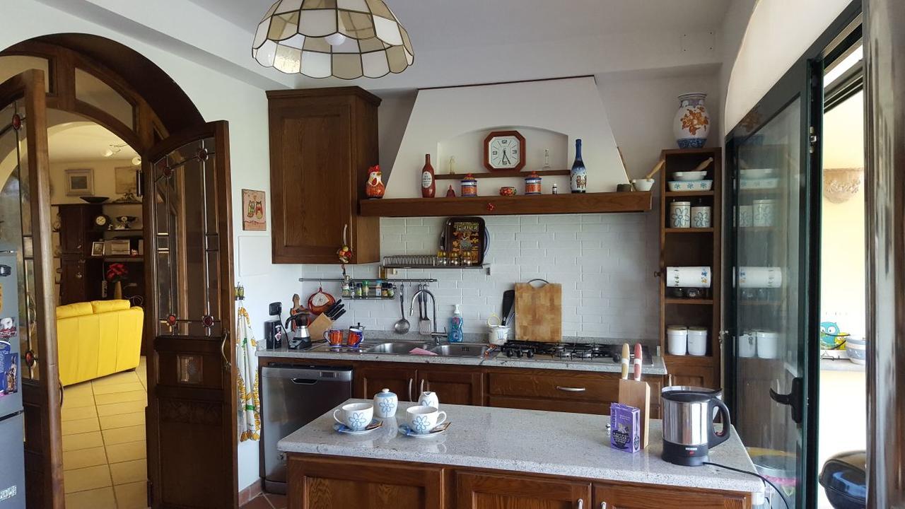 B&B La Taverna Degli Angeli Vezzi Portio Екстер'єр фото