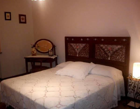 B&B La Taverna Degli Angeli Vezzi Portio Екстер'єр фото